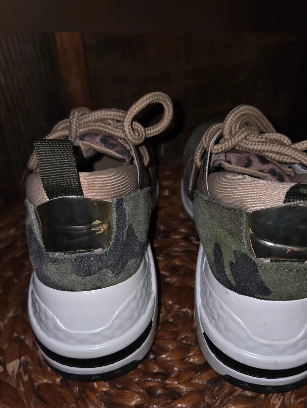 EUC Steve Madden Sz 7 Cliff Camo Leopard Print Sneakers in Olive Green